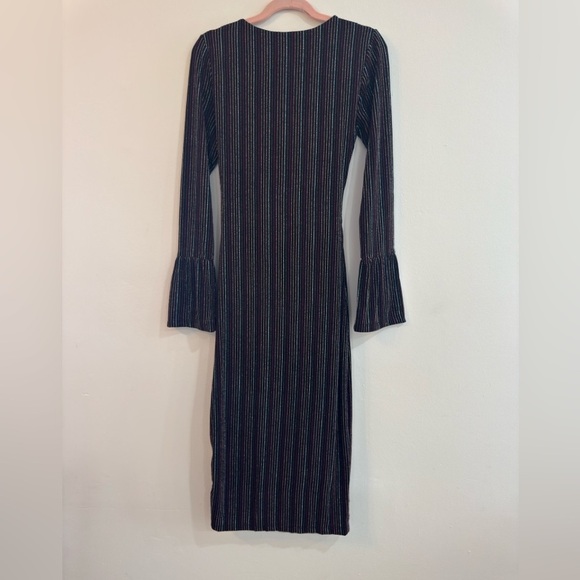 French connection. Elegant Black Striped Dress 👗
* New with tags 🏷️ - Picture 4 of 10